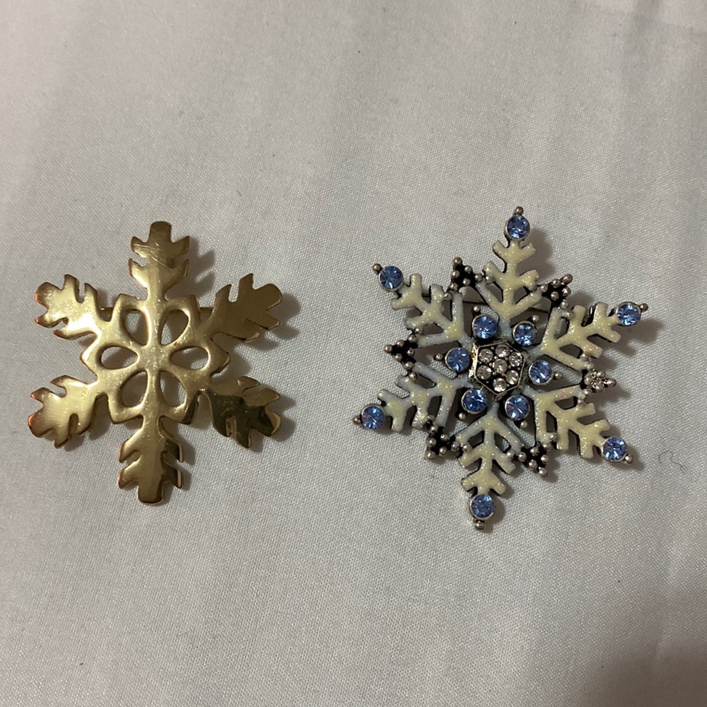 Snowflake brooch bundle of 2